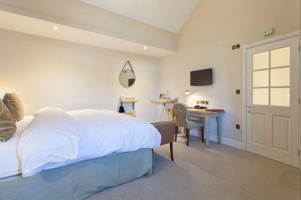 The Inn West End ووكينغ المظهر الخارجي الصورة